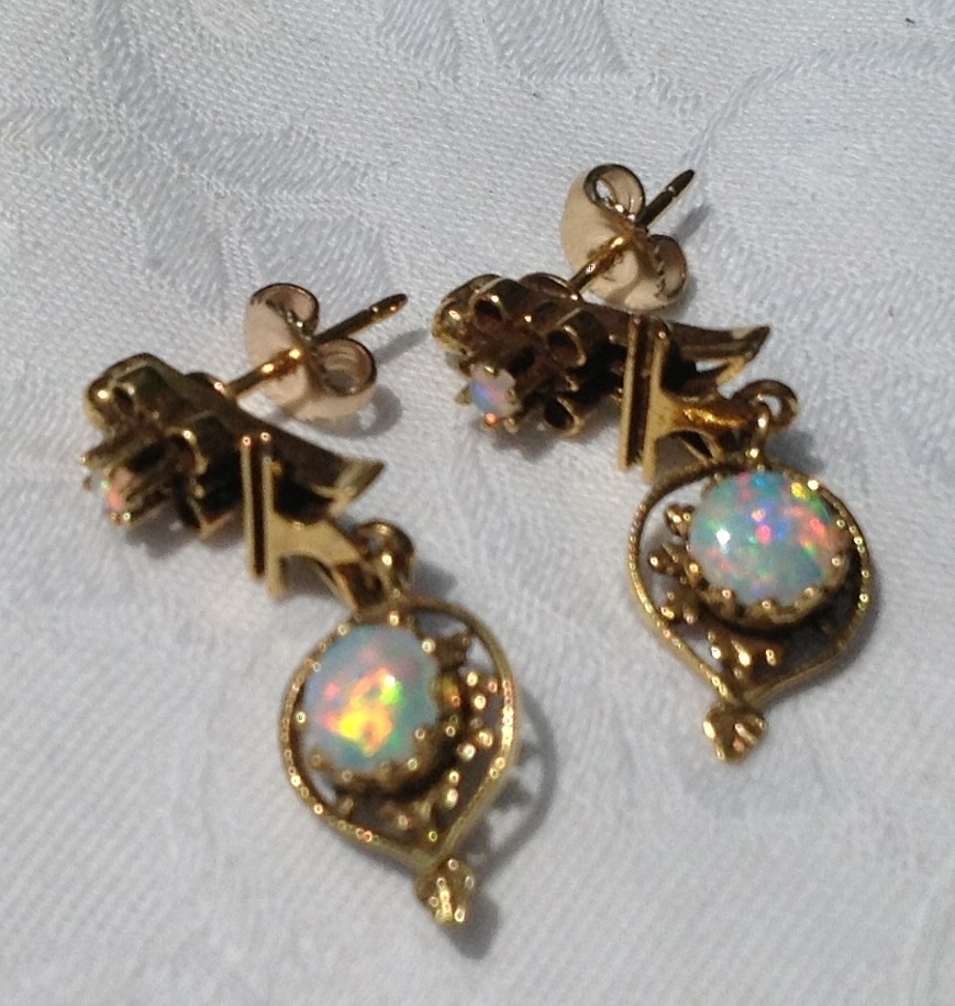 Vintage 14K Gold Cabochon Opal Dangle Earrings Vintage 14K Gold Cabochon Opal Dangle Earrings
