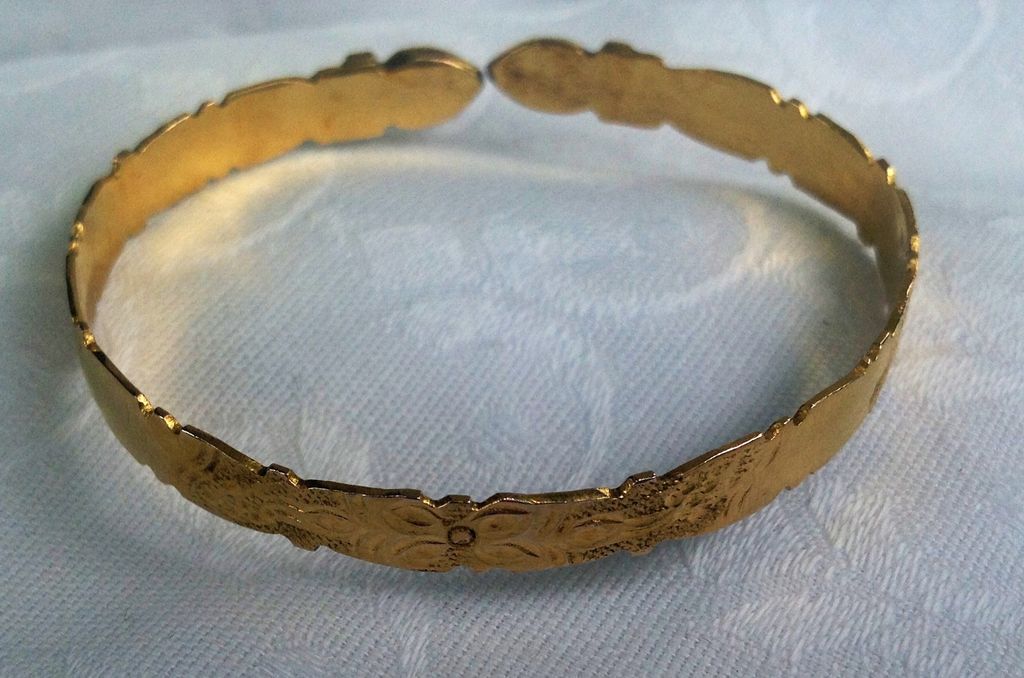 Wonderful 10K Gold Child's 1St Birthday Bracelet Wonderful 10K Gold Child's 1St Birthday Bracelet