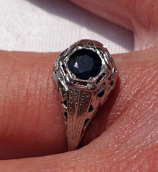 Art Deco 18K White Gold Filigree Sapphire Ring Art Deco 18K White Gold Filigree Sapphire Ring