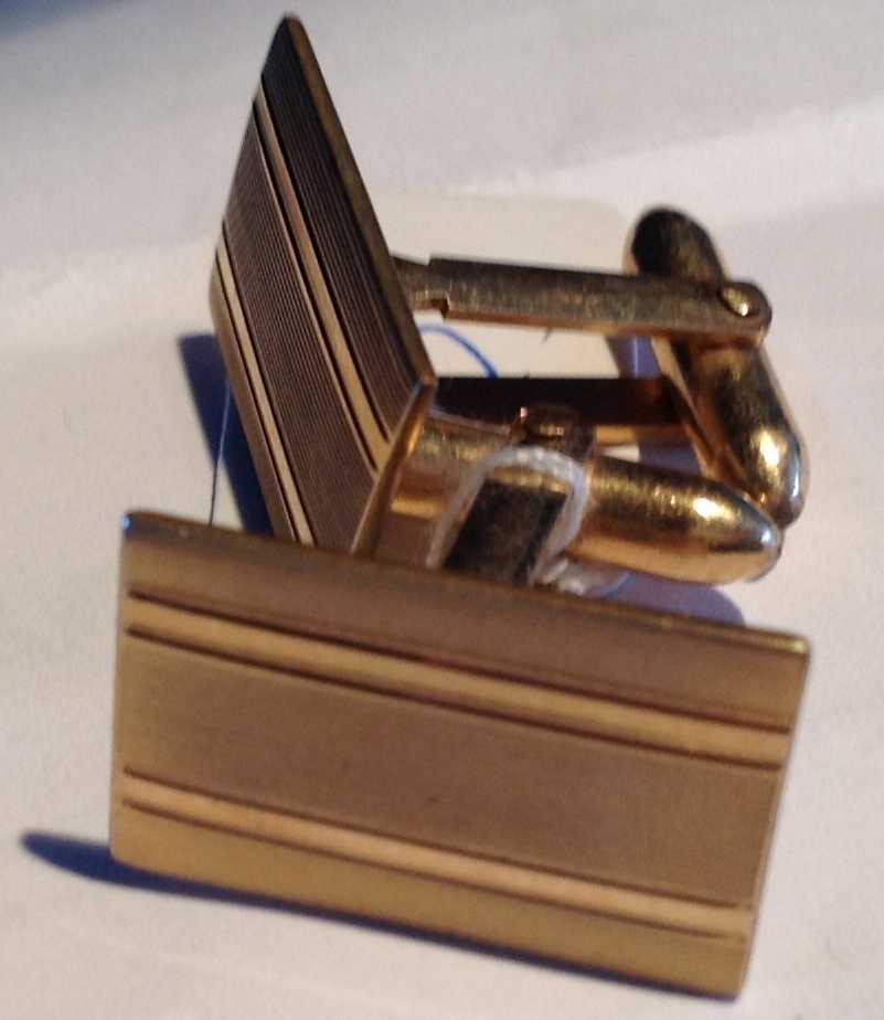Vintage Gold Tone Metal Cuff Links Vintage Gold Tone Metal Cuff Links
