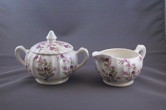 Vintage W.S. George Sugar and Creamer Bolero Pattern Vintage W.S. George Sugar and Creamer Bolero Pattern