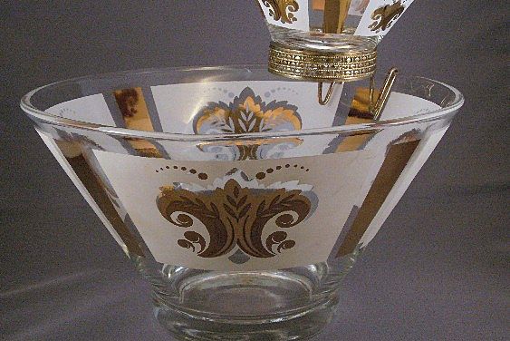 Anchor Hocking Gold and White Chip and Dip Set Anchor Hocking Gold and White Chip and Dip Set