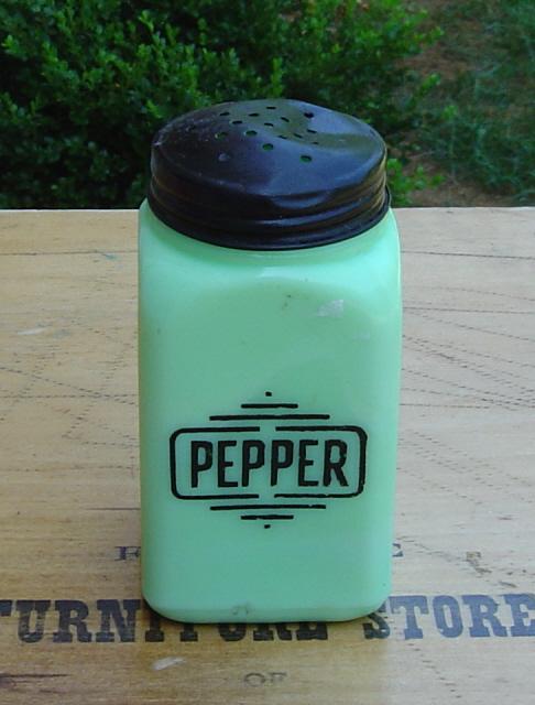 Mckee: Jadite Big Box Pepper Shaker Mckee: Jadite Big Box Pepper Shaker