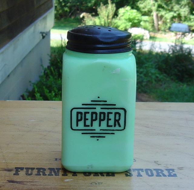 Mckee: Jadite Big Box Pepper Shaker Mckee: Jadite Big Box Pepper Shaker