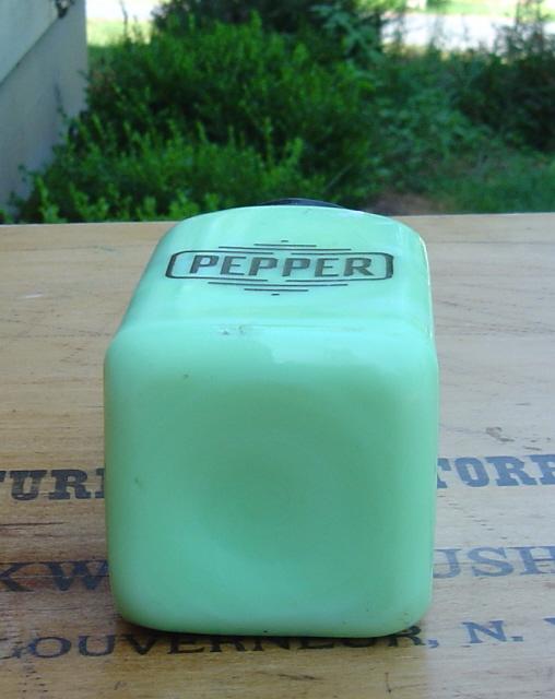 Mckee: Jadite Big Box Pepper Shaker Mckee: Jadite Big Box Pepper Shaker