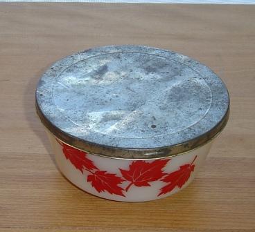 Hazel Atlas: Leaf Bowl with Tin Lid Hazel Atlas: Leaf Bowl with Tin Lid
