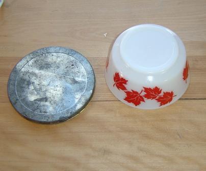 Hazel Atlas: Leaf Bowl with Tin Lid Hazel Atlas: Leaf Bowl with Tin Lid