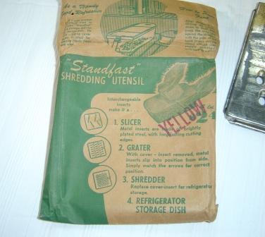 Kitchen Plastic: Standfast Food Grater with three Blades Kitchen Plastic: Standfast Food Grater with three Blades