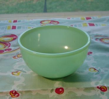 Fire King: Jadite Beaded Edge Bowl 4 7/8" Fire King: Jadite Beaded Edge Bowl 4 7/8"