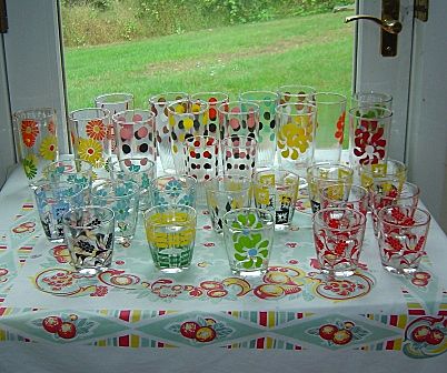 Hazel Atlas: Sour Cream Glass - Red Rose Hazel Atlas: Sour Cream Glass - Red Rose