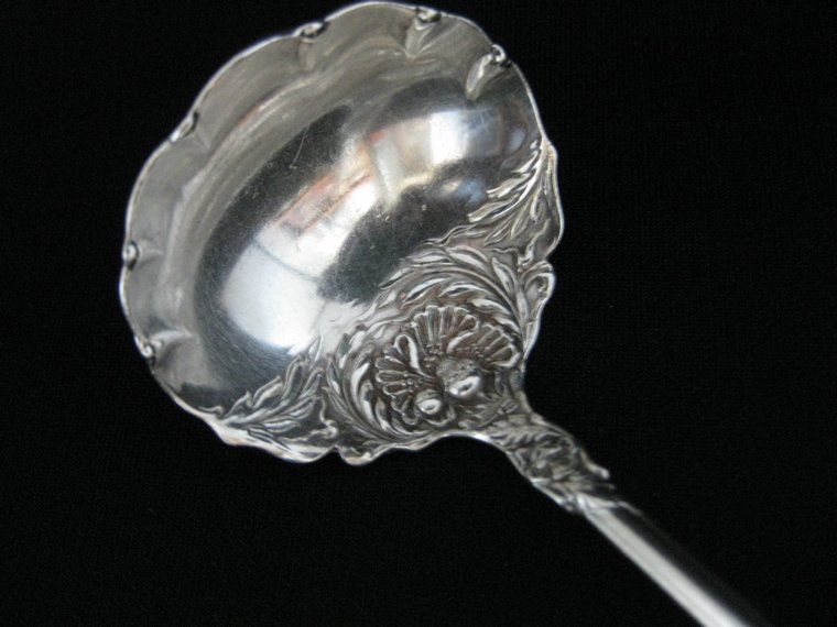 Vintage Signed Wm. A. Rogers Silverplate Hanover Pattern Serving Piece Vintage Signed Wm. A. Rogers Silverplate Hanover Pattern Serving Piece
