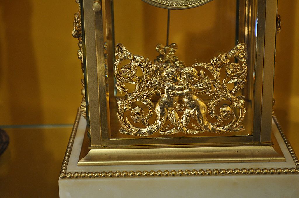 Superb 4 Glass/ Crystal Regulator Bracket Clock Superb 4 Glass/ Crystal Regulator Bracket Clock