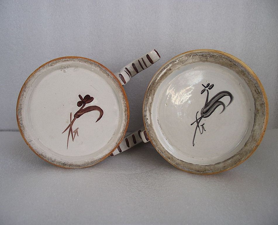 Italian Faience Mugs Galvani circa 1900-20 Matched Pair Italian Faience Mugs Galvani circa 1900-20 Matched Pair