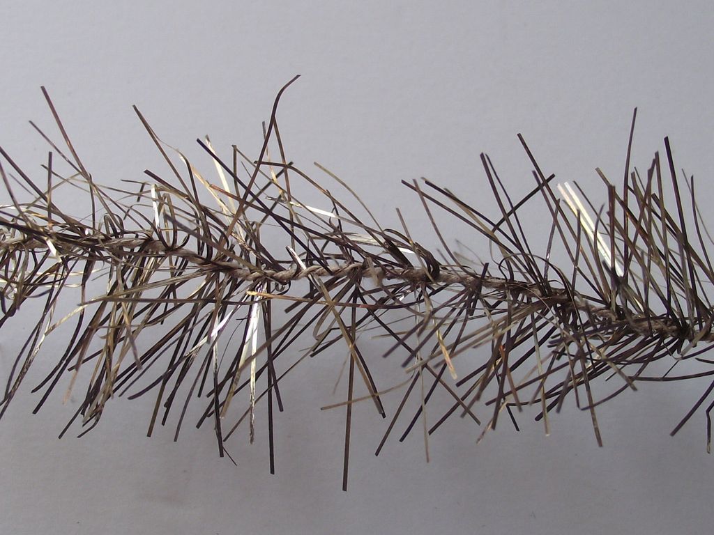 Victorian Feather Tree Gold and Silver Christmas Garland 12 Yards Victorian Feather Tree Gold and Silver Christmas Garland 12 Yards