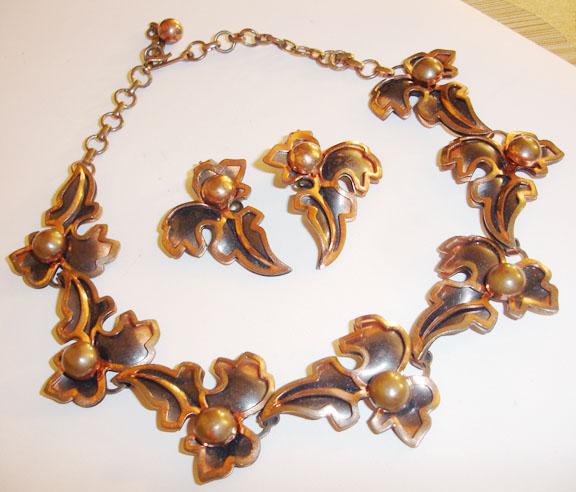 Beguiling Copper Leafy Necklace and Earring Demi Beguiling Copper Leafy Necklace and Earring Demi