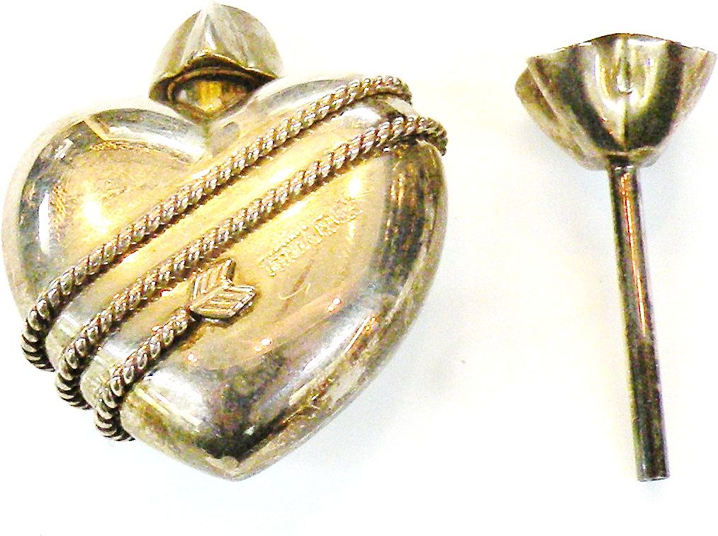 TIFFANY & CO. Sterling Silver Heart Perfume Bottle and Rod in Original Box TIFFANY & CO. Sterling Silver Heart Perfume Bottle and Rod in Original Box