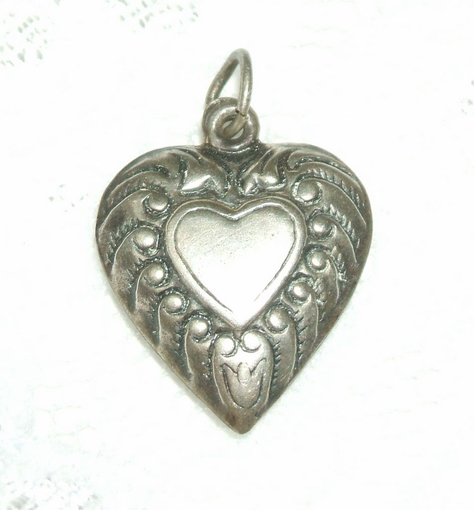Puffy Heart with Heart. For Valentine's Day! Perfect condition. Puffy Heart with Heart. For Valentine's Day! Perfect condition.