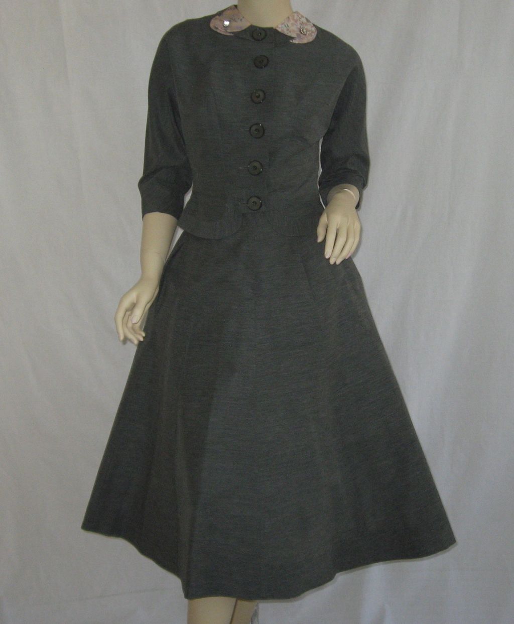 Vintage 1950's Doris Dobson Junior Gray 2-piece suit w/pink peter pan collar Vintage 1950's Doris Dobson Junior Gray 2-piece suit w/pink peter pan collar