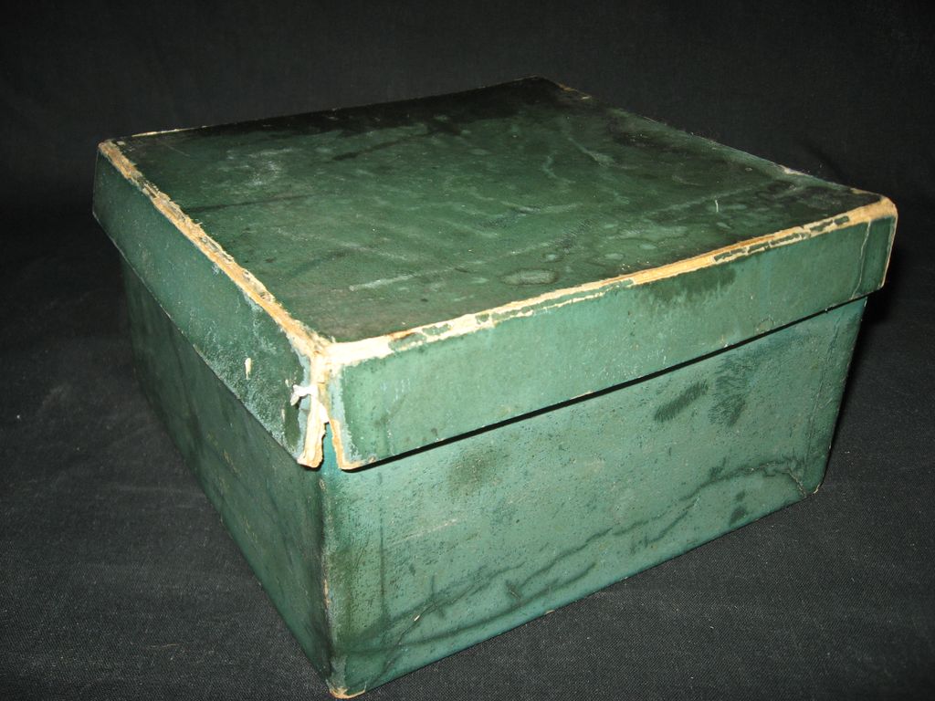 Antique Bride & Groom Wedding Room Box - Early 1900's Antique Bride & Groom Wedding Room Box - Early 1900's