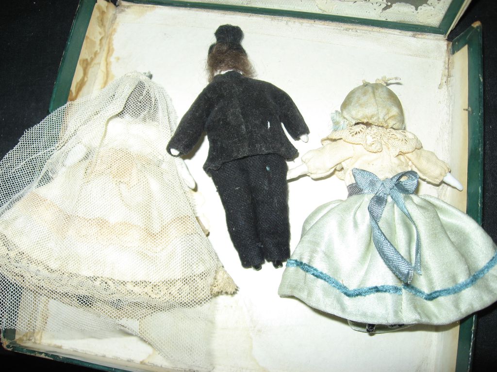 Antique Bride & Groom Wedding Room Box - Early 1900's Antique Bride & Groom Wedding Room Box - Early 1900's