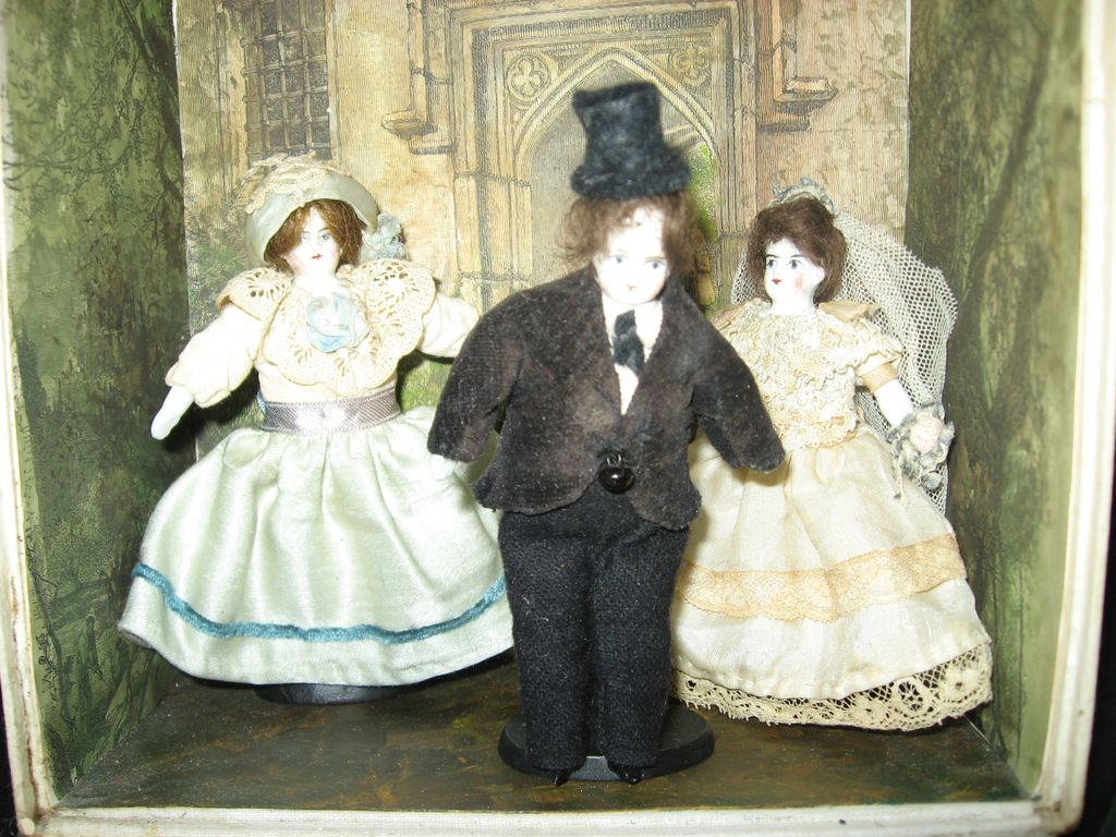 Antique Bride & Groom Wedding Room Box - Early 1900's Antique Bride & Groom Wedding Room Box - Early 1900's