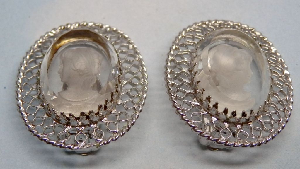 Vintage Whiting & Davis CO Intaglio Reverse Cameo Glass Earrings Vintage Whiting & Davis CO Intaglio Reverse Cameo Glass Earrings