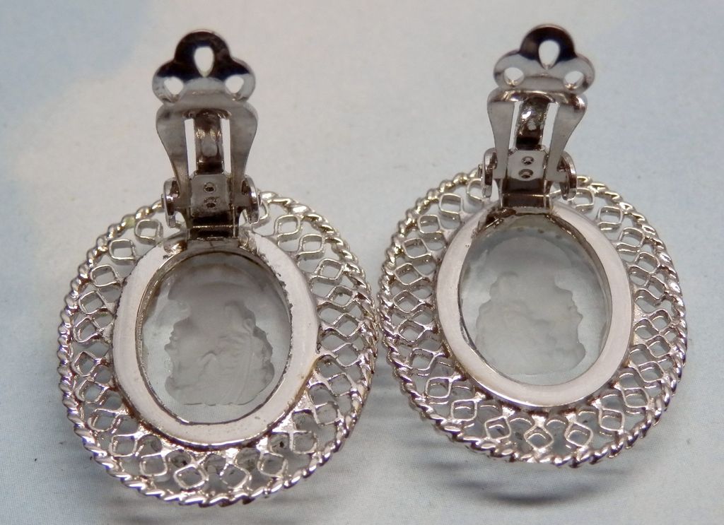 Vintage Whiting & Davis CO Intaglio Reverse Cameo Glass Earrings Vintage Whiting & Davis CO Intaglio Reverse Cameo Glass Earrings