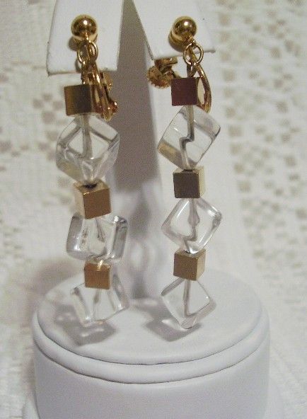 Napier Clear, Frosted and Goldtone Long Beaded Necklace Napier Clear, Frosted and Goldtone Long Beaded Necklace