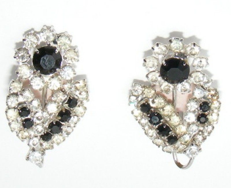 Vintage EMMONS Black and Clear Rhinestone Flower Earrings Vintage EMMONS Black and Clear Rhinestone Flower Earrings