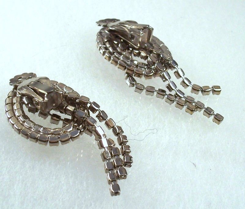 Vintage Clear Rhinestone Dangling Clip Earrings Vintage Clear Rhinestone Dangling Clip Earrings