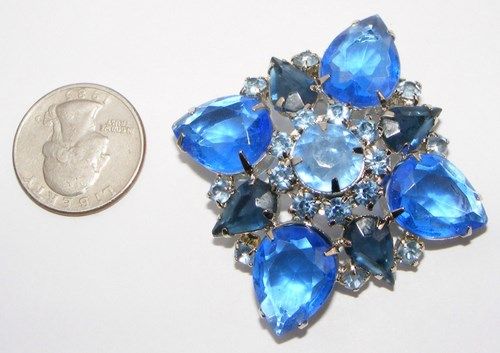Stunning Vintage Shades of Blue Rhinestone Brooch Stunning Vintage Shades of Blue Rhinestone Brooch