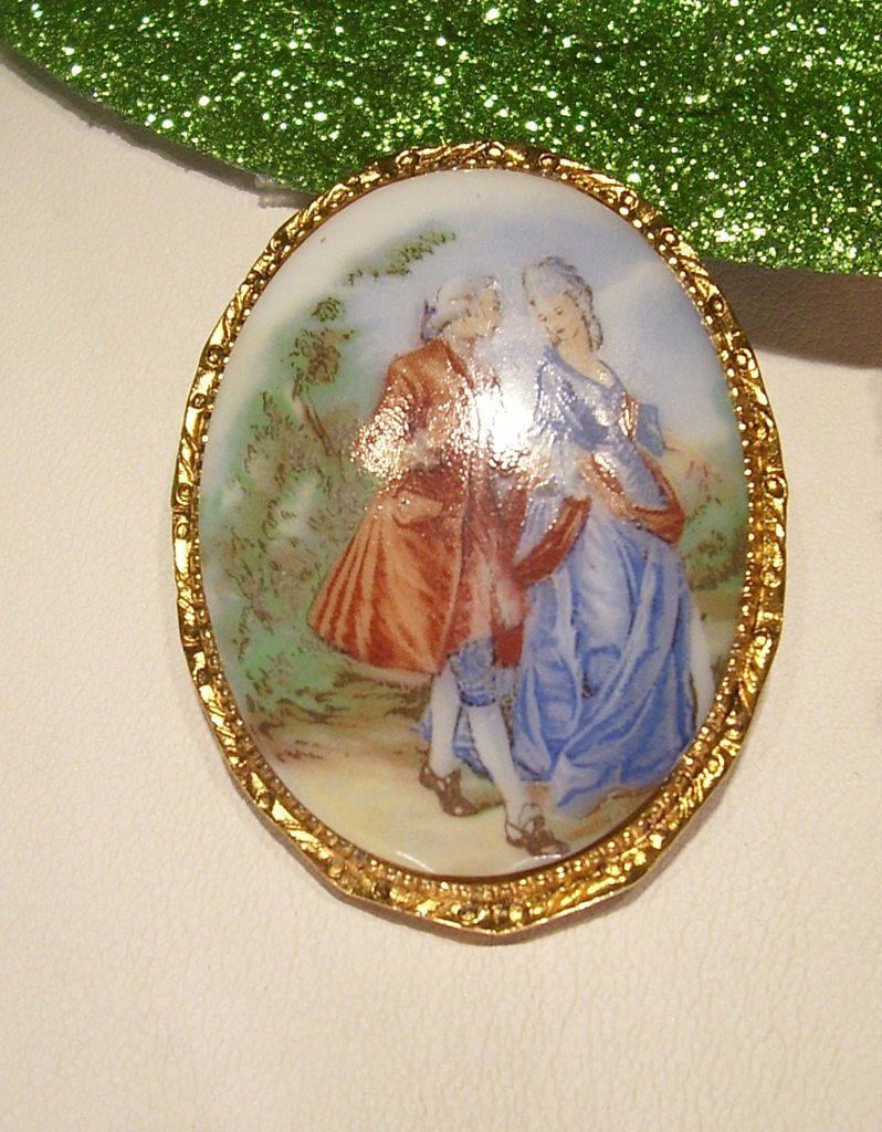 Lovely Glass Colonial Courting Scene Brooch - Pin Set Lovely Glass Colonial Courting Scene Brooch - Pin Set