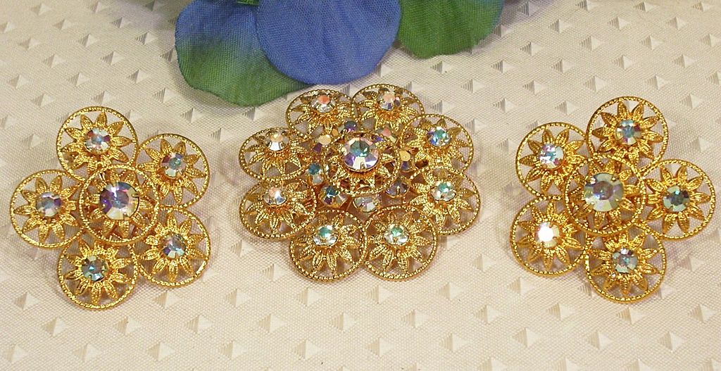 Park Lane Filigree Gold-tone Rhinestone Pin Earrings Set Park Lane Filigree Gold-tone Rhinestone Pin Earrings Set