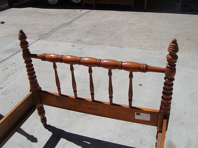 American Maple Twin Bed Vintage Furniture American Maple Twin Bed Vintage Furniture