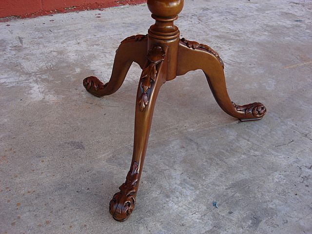 Lovely Vintage Mahogany Two Tier Carved Accent Table! Lovely Vintage Mahogany Two Tier Carved Accent Table!