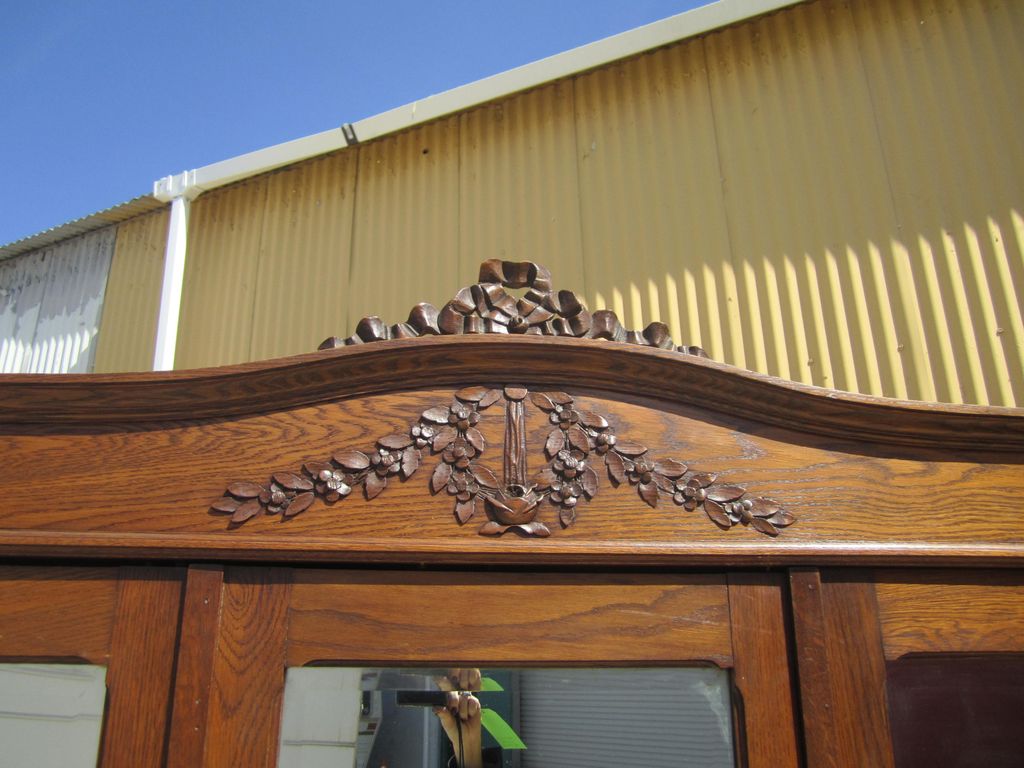 Antique Furniture French Antique Armoire! Antique Furniture French Antique Armoire!