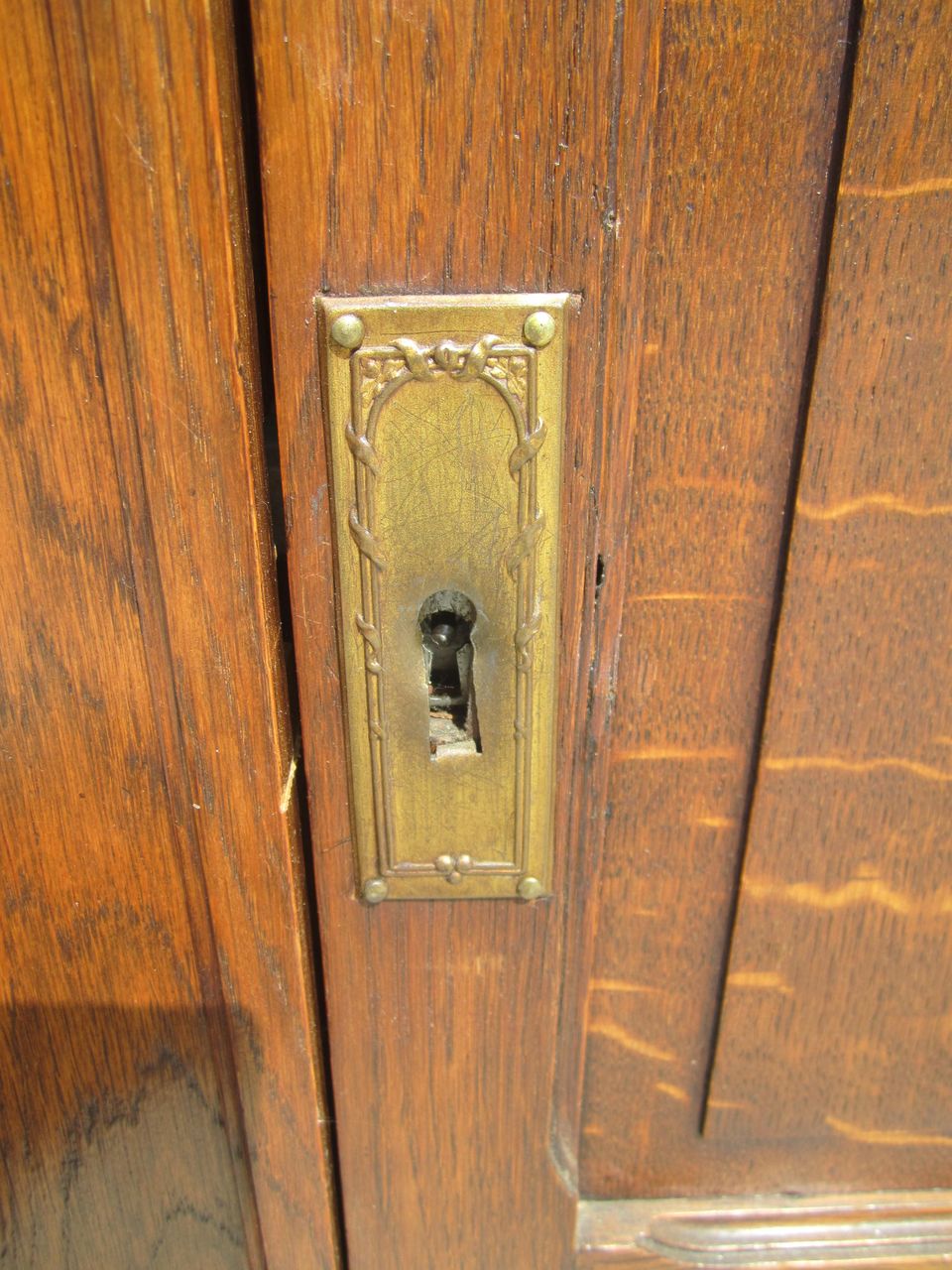 Antique Furniture French Antique Armoire! Antique Furniture French Antique Armoire!
