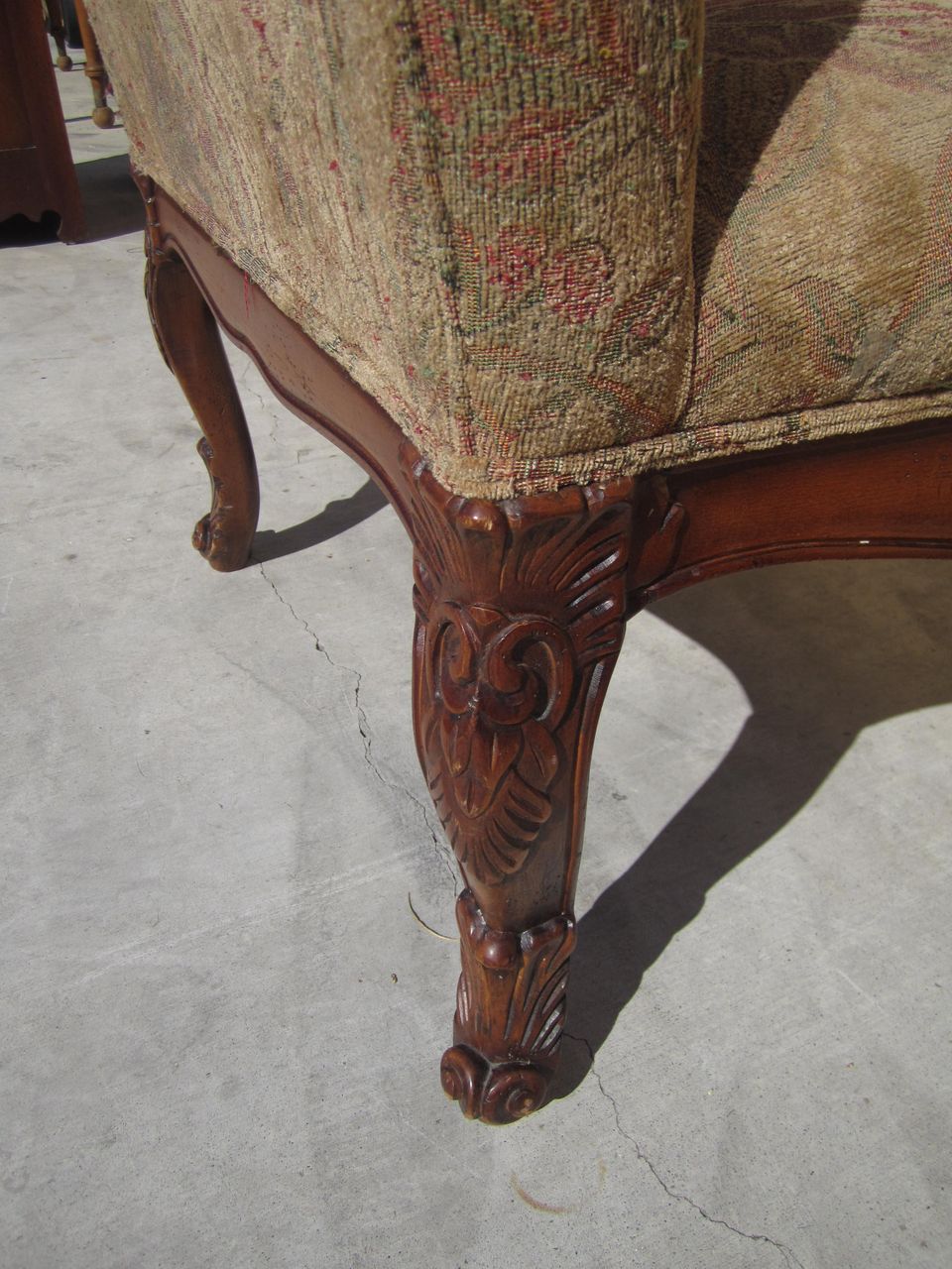 Vintage Carved High Back Armchair Fire Side Chair! Vintage Carved High Back Armchair Fire Side Chair!