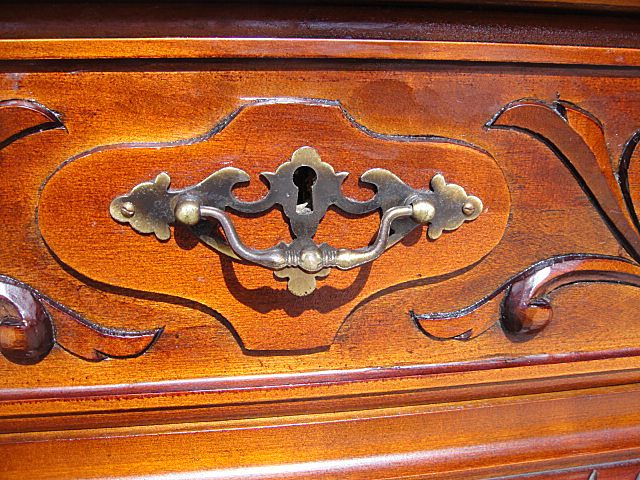 Antique Furniture Spanish Antique Carved Sideboard! Antique Furniture Spanish Antique Carved Sideboard!