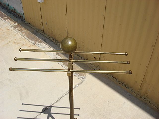 Beautiful Vintage Brass Towel Holder! Beautiful Vintage Brass Towel Holder!