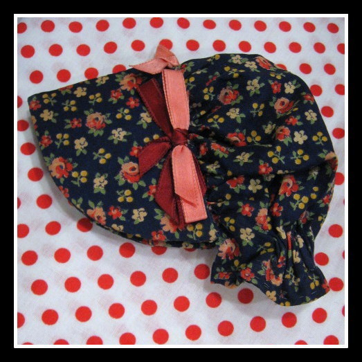 Vintage Sunbonnet Sue Needle Case / notions bag - floral calico Vintage Sunbonnet Sue Needle Case / notions bag - floral calico