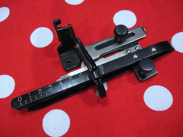 Singer sewing machine attachment Blackside Pintuck TUCKER fits 99, 221 Singer sewing machine attachment Blackside Pintuck TUCKER fits 99, 221