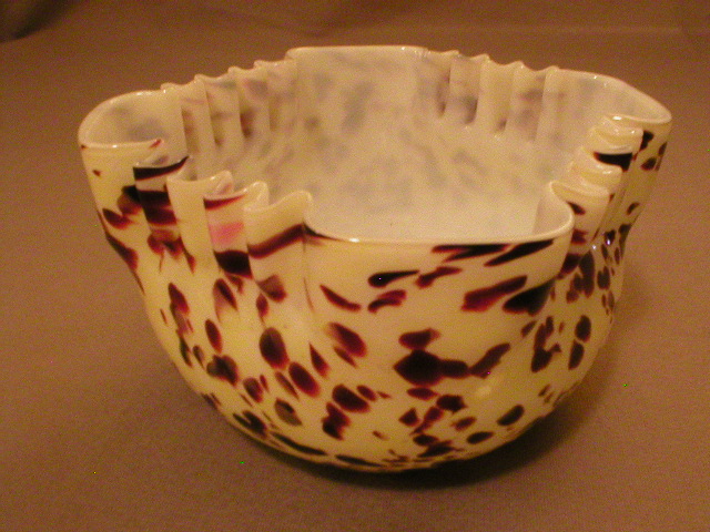 Art Glass "Spatter" or "End-of-Day" Bowl Art Glass "Spatter" or "End-of-Day" Bowl
