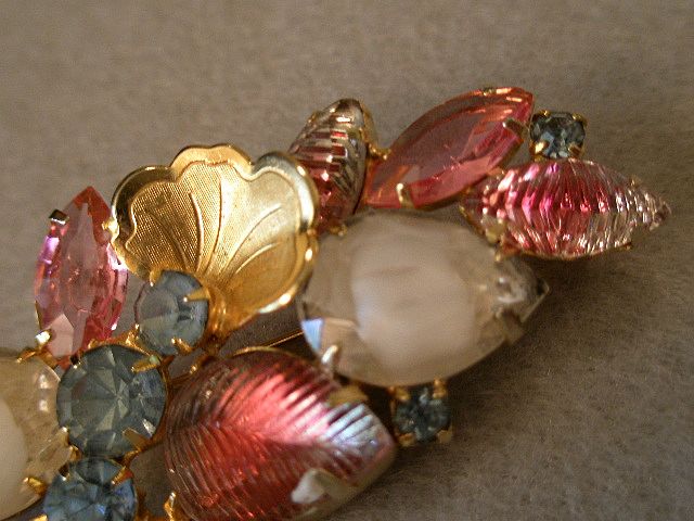 Juliana (DeLizza & Elster) Gold-Tone and Rhinestone Brooch Juliana (DeLizza & Elster) Gold-Tone and Rhinestone Brooch