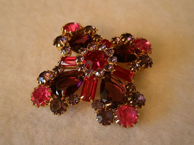 Juliana (DeLizza & Elster) Gold-Tone and Rhinestone Brooch Juliana (DeLizza & Elster) Gold-Tone and Rhinestone Brooch