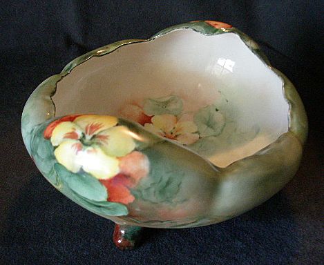 Bavaria Hand-Painted Footed Nut/Candy Bowl with Nasturtium Flowers Decoration Bavaria Hand-Painted Footed Nut/Candy Bowl with Nasturtium Flowers Decoration