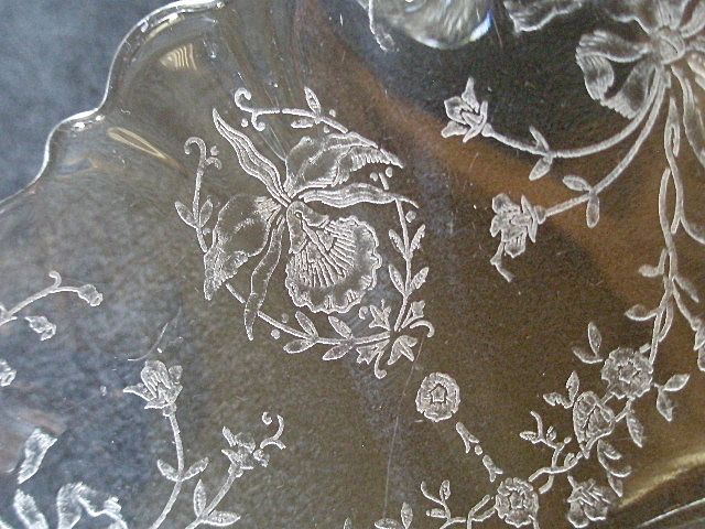 Heisey Glass "Orchid" Crimped Floral Bowl - Queen Ann Blank #1509 Heisey Glass "Orchid" Crimped Floral Bowl - Queen Ann Blank #1509