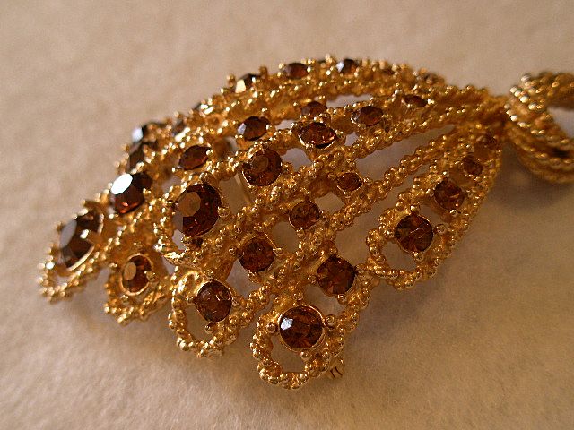 Vintage Signed "Hattie Carnegie" Gold-Tone & Topaz Rhinestone Fan-Shaped Brooch Vintage Signed "Hattie Carnegie" Gold-Tone & Topaz Rhinestone Fan-Shaped Brooch