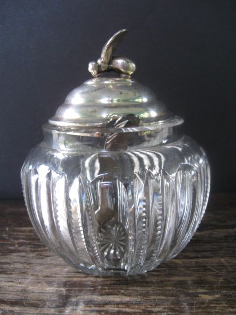 Silver Bee Adorn Lidded Marmalade Jar with Spoon Silver Bee Adorn Lidded Marmalade Jar with Spoon