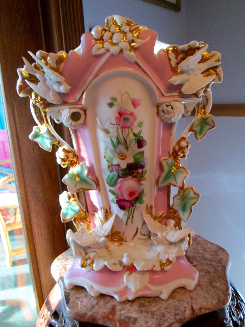 Old Paris Porcelain Fan Flair Vase Old Paris Porcelain Fan Flair Vase